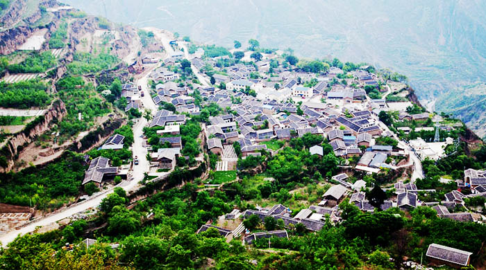 /九寨保华海子山旅游区